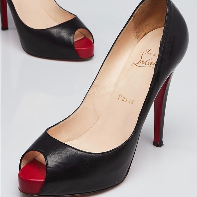 Christian Louboutin Very Prive 120 In Black/Red
